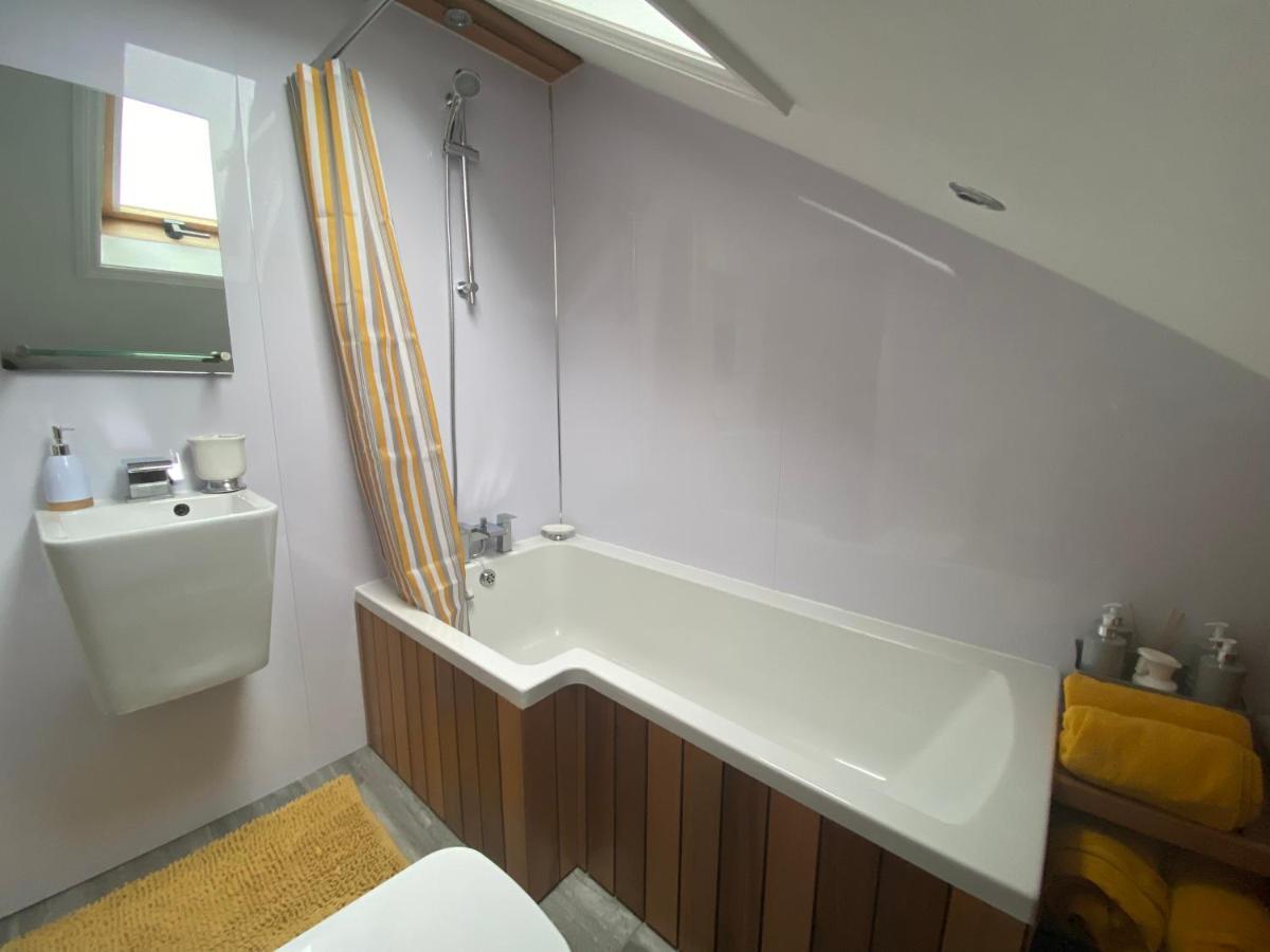 Pierremont En-Suite Rooms Бродстеърс Екстериор снимка