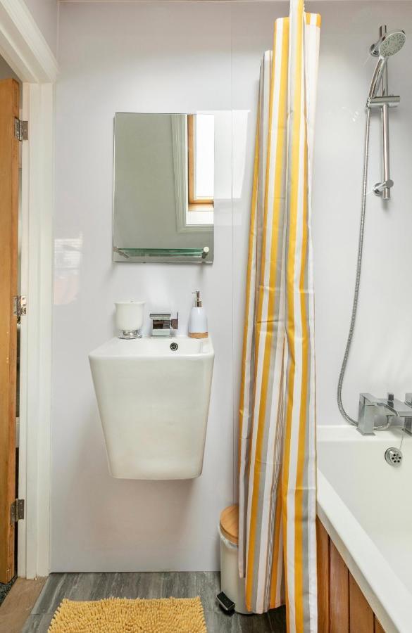 Pierremont En-Suite Rooms Бродстеърс Екстериор снимка